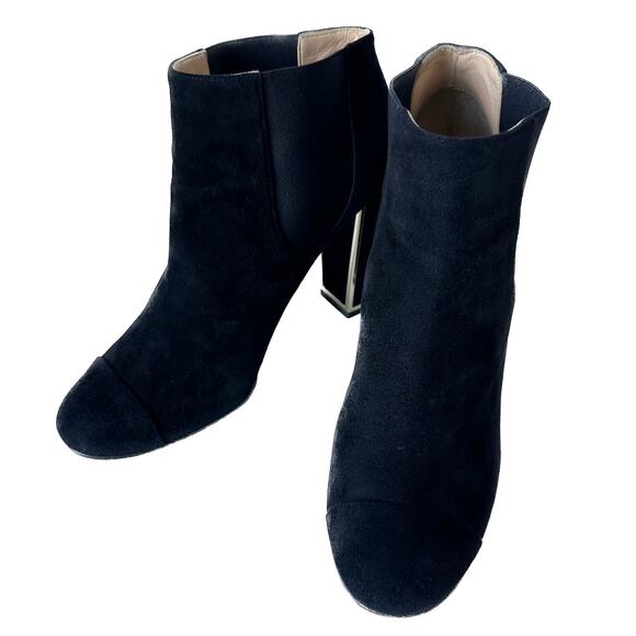 CHANEL Black Suede Gold Logo Chelsea Heel Ankle Boots IT 39.5 - Picture 2 of 16